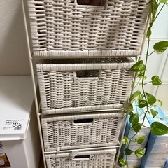 4段ラックの画像