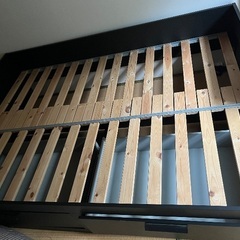 シングルにもダブルにもなるベッド(IKEA)の画像