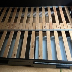 シングルにもダブルにもなるベッド(IKEA)の画像