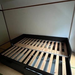 シングルにもダブルにもなるベッド(IKEA)の画像