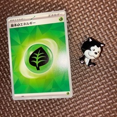 ポケモンカードと、なにかのキャラクター差し上げます。ます。の画像