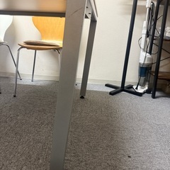 ミーティングテーブルの画像