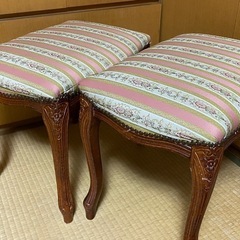 オットマン　2脚の画像