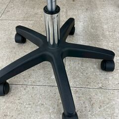 ★リユースのサカイ高崎店★TJ13016  丸椅子 茶 H53×D32.5×W32.5 クリーニング済みの画像