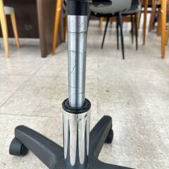 ★リユースのサカイ高崎店★TJ13016  丸椅子 茶 H53×D32.5×W32.5 クリーニング済みの画像