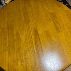 丸テーブル　ダイニングテーブルの画像