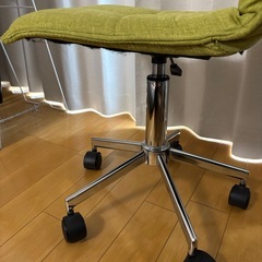 昇降イスの画像
