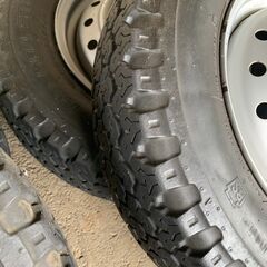 お取引き中　　　　
スズキ純正鉄ホイールと軽トラ用タイヤ　12インチ　車検用に使用の画像