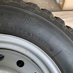 お取引き中　　　　
スズキ純正鉄ホイールと軽トラ用タイヤ　12インチ　車検用に使用の画像