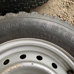 お取引き中　　　　
スズキ純正鉄ホイールと軽トラ用タイヤ　12インチ　車検用に使用の画像