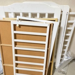ベビーベッドの画像