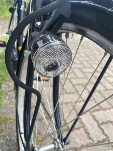 【備え付けライト有】自転車