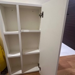 白い棚の画像