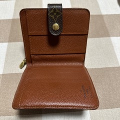 ヴィトン折り財布の画像