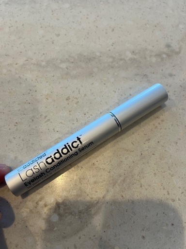 **ほぼ新品**まつ毛用美容液　ラッシュアディクト