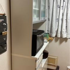 食器棚の画像