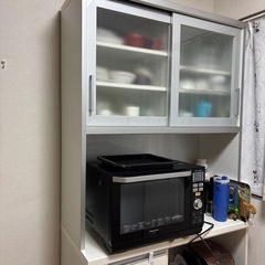 食器棚の画像