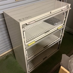 事務用　スチール棚の画像