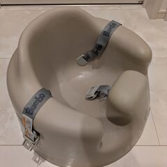Bumbo ベビーソファー／リッチェル バウンシングシート セットの画像