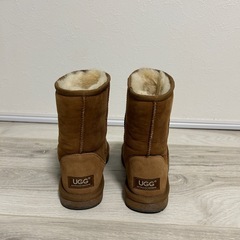UGG(アグ)ブーツ22.5cm
の画像