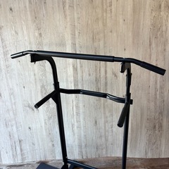 ぶら下がり健康器 懸垂マシーン ブラック 筋トレ 上腕 肩 腹筋の画像