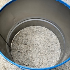 筒状、半切りドラム缶　輪切り洗浄済み200Lの1/2の画像