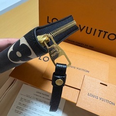 ルイヴィトン　長財布　正規品の画像
