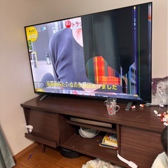壊れたテレビの画像