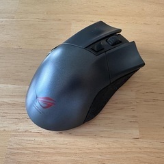 【美品】ASUS ROG GLADIUS ゲーミングマウス｜FPS向け高精度｜オムロンスイッチ付の画像