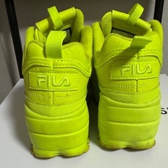 FILA（フィラ）ディスラプター2 厚底スニーカー 蛍光いえイエロー23.5cmの画像