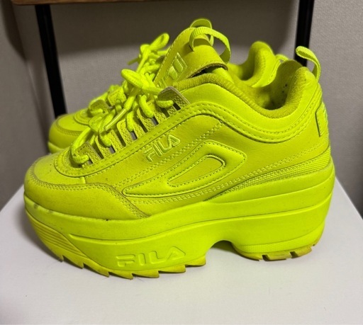 FILA（フィラ）ディスラプター2 厚底スニーカー 蛍光いえイエロー23.5cm