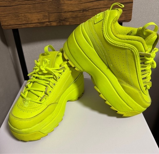 FILA（フィラ）ディスラプター2 厚底スニーカー 蛍光いえイエロー23.5cm