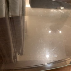 ガラステーブルの画像