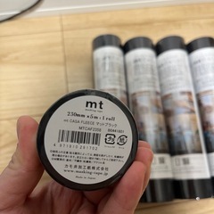 新品未開封　バラ売り可　mt casa fleece (幅230mm×5m) 貼って剥がせる マスキングテープ 壁紙 家具 DIY (黒 マットブラック) リメイクシート 壁紙シール/カモ井加工紙 無地の画像