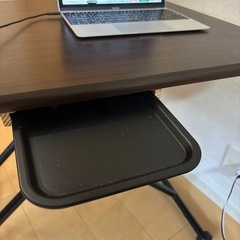 昇降デスクの画像