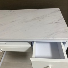 テレワーク机の画像