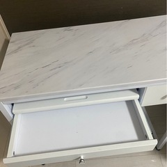 テレワーク机の画像