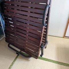折りたたみベッド ブラウン 99x208cmの画像