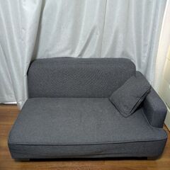 コンパクトソファ グレー オットマン付きの画像