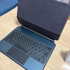 美品M2 iPad Air 256GB互換キーボード付 の画像