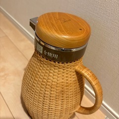 象印とタイガー　籐 ポット 魔法瓶  の画像