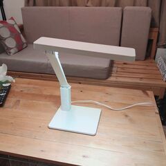 代々木駅徒歩4分）無印LED調光デスクライトLE-R5001型、生産終了品の画像