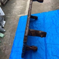 木製テーブルの画像
