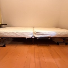 電動リクライニングベッド
の画像