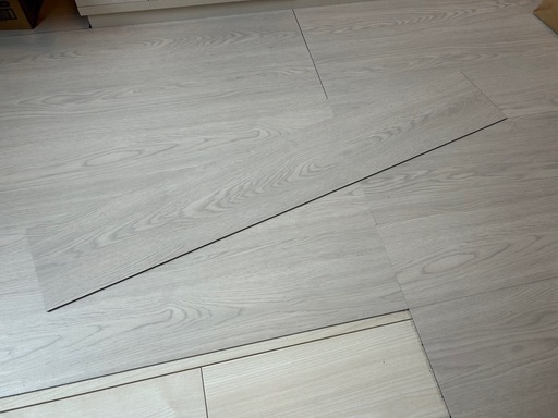 SOLUMシリーズ　置くだけフロアタイル26枚