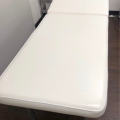 エステマッサージベッドの画像