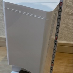 オーエ トイレ 収納 ペダル式 角型 BOX ゴミ箱 サニタリーボックス 白の画像