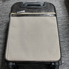 旅行カバンの画像