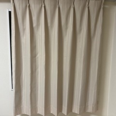 ドレープカーテン　窓用の画像