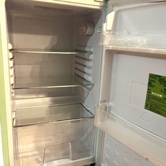 ✴︎超美品！キレイです✴︎ほぼ使ってません　2023年製　 アイリスオーヤマ　ミントグリーン　レトロ　可愛い冷蔵庫　説明書付　定価40480円　 の画像